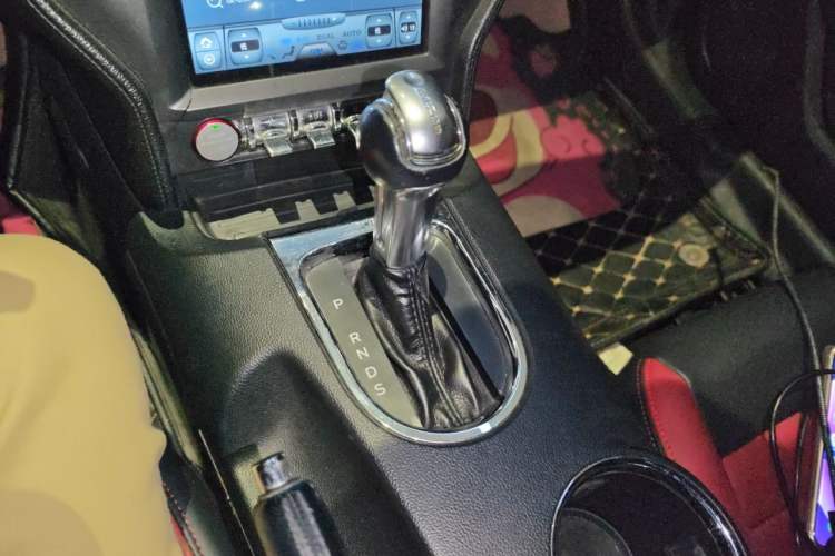 Used Ford Mustang  Gear Lever