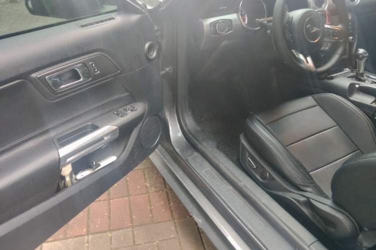 Used Ford Mustang  Driver Seat