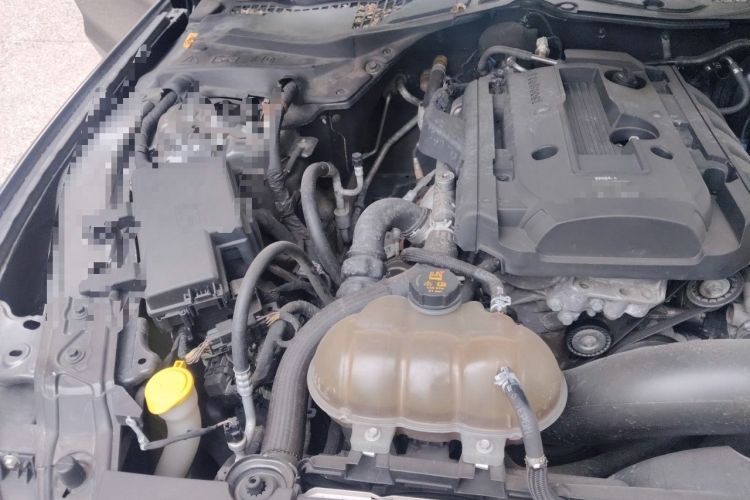 Used Ford Mustang  Engine Bay Right
