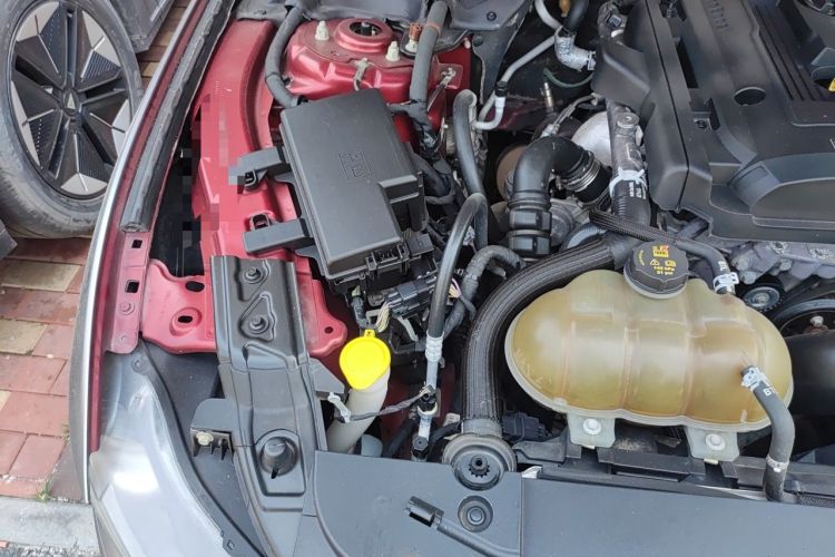 Used Ford Mustang  Engine Bay Right