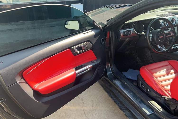 Used Ford Mustang 2015 2.3T Performance Edition Interior 3