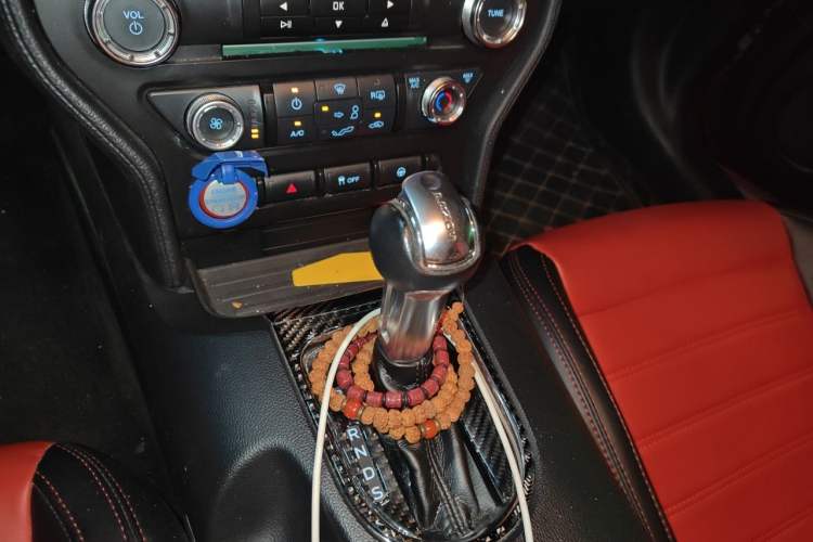 Used Ford Mustang 2015 2.3T Automatic U.S.-Spec Version Gear Lever
