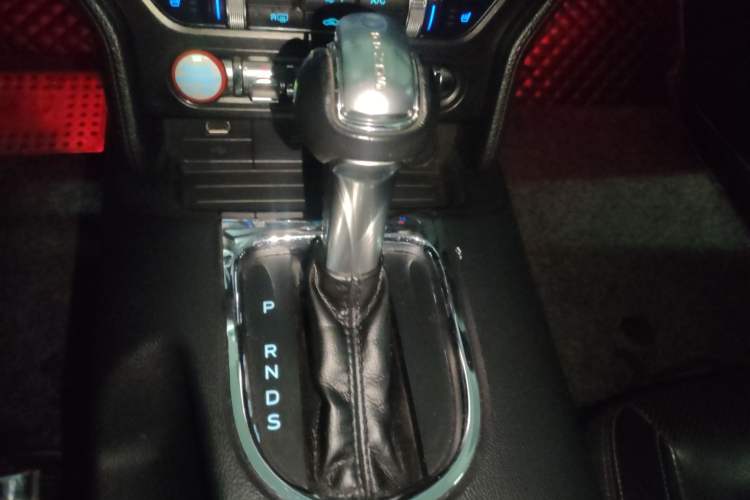 Used Ford Mustang 2015 2.3T Performance Edition Gear Lever