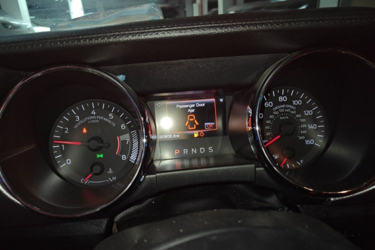 Used Ford Mustang 2015 2.3T Automatic U.S.-Spec Version Odometer Close Up