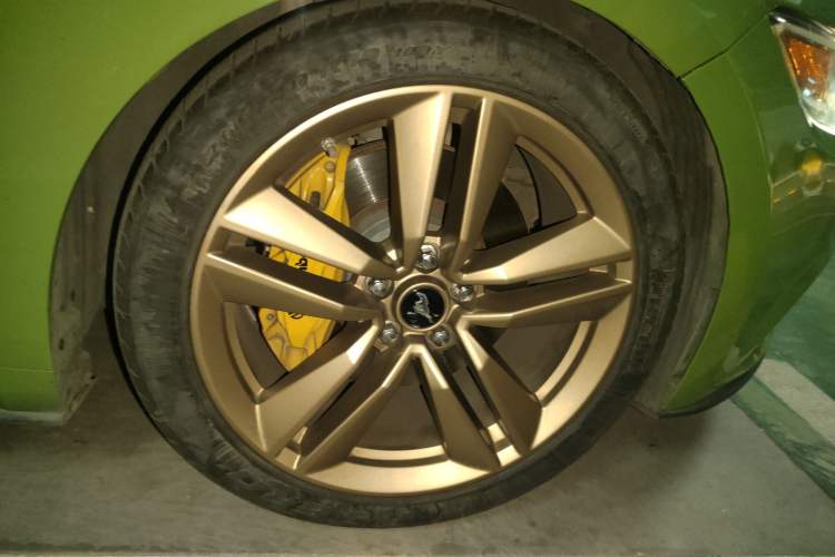 Used Ford Mustang 2015 2.3T Performance Edition Right Front Wheel Hub