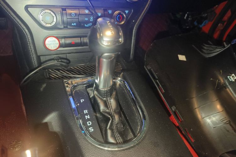 Used Ford Mustang 2015 2.3T Performance Edition Gear Lever