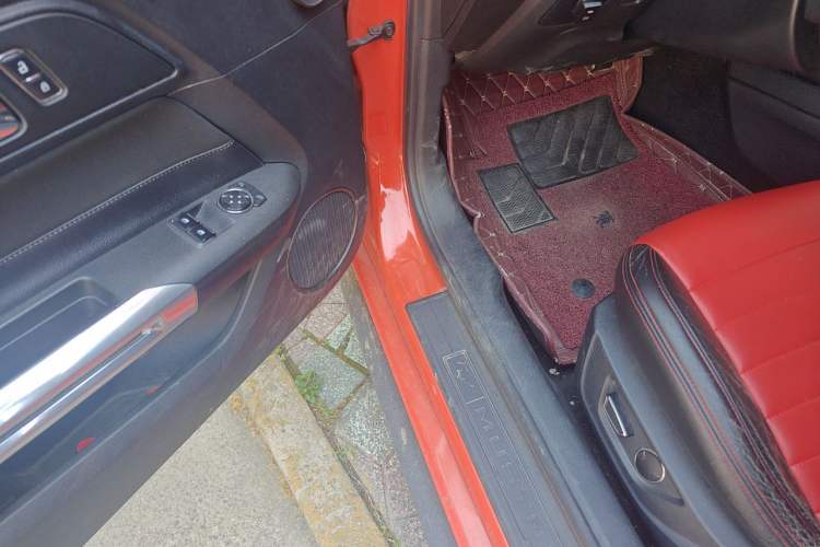 Used Ford Mustang  Driver Seat