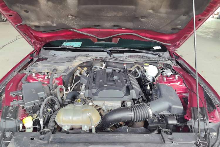 Used Ford Mustang 2015 2.3T Automatic U.S.-Spec Version Engine Bay