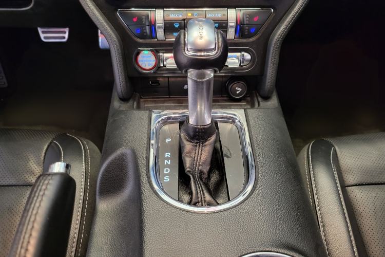 Used Ford Mustang 2015 2.3T Performance Edition Gear Lever