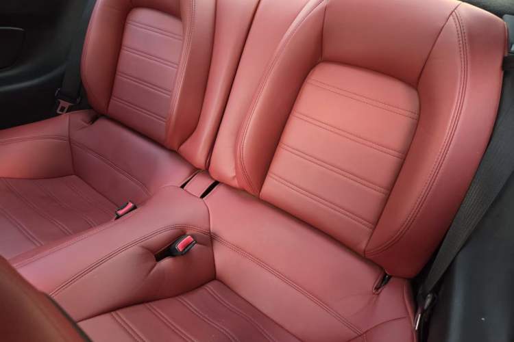 Used Ford Mustang 2015 2.3T Automatic U.S.-Spec Version Interior 3