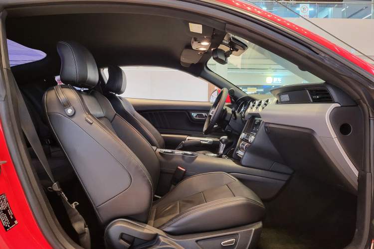 Used Ford Mustang 2015 2.3T Performance Edition Interior 3