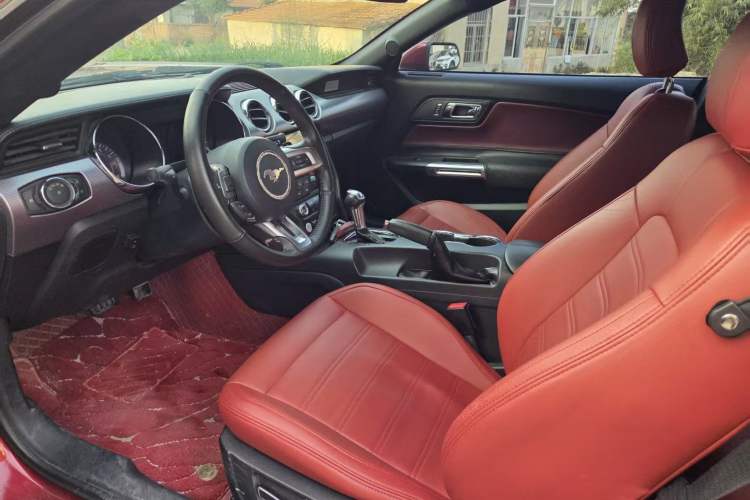 Used Ford Mustang 2015 2.3T Automatic U.S.-Spec Version Interior 5