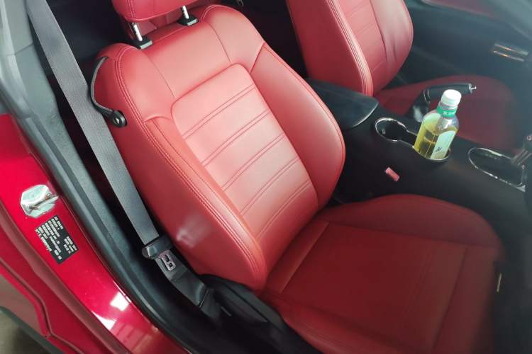 Used Ford Mustang 2015 2.3T Automatic U.S.-Spec Version Right Front Seat