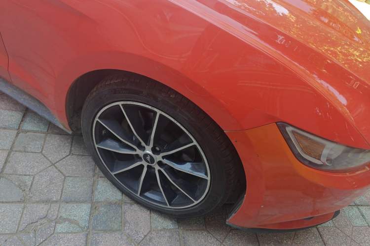 Used Ford Mustang  Right Front Wheel Hub