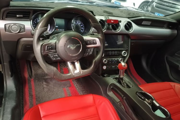 Used Ford Mustang 2015 2.3T Automatic U.S.-Spec Version Center Console