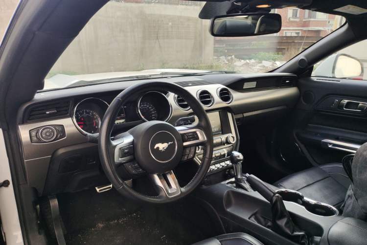 Used Ford Mustang 2015 2.3T 50th Anniversary Edition Center Console