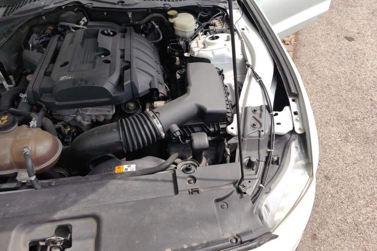 Used Ford Mustang  Engine Bay Left
