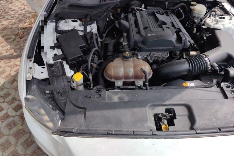 Used Ford Mustang  Engine Bay Right