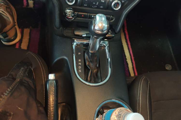 Used Ford Mustang 2015 2.3T Performance Edition Gear Lever