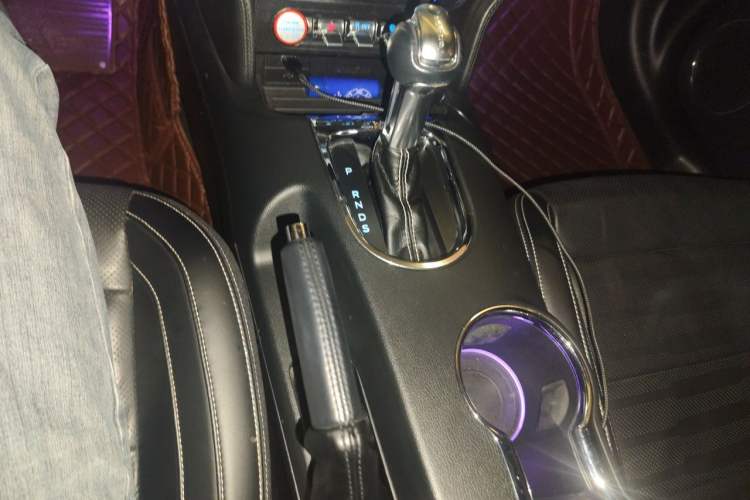 Used Ford Mustang 2015 2.3T 50th Anniversary Edition Gear Lever