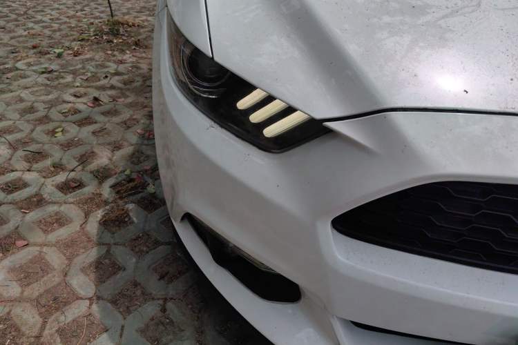 Used Ford Mustang  Right Front Headlight