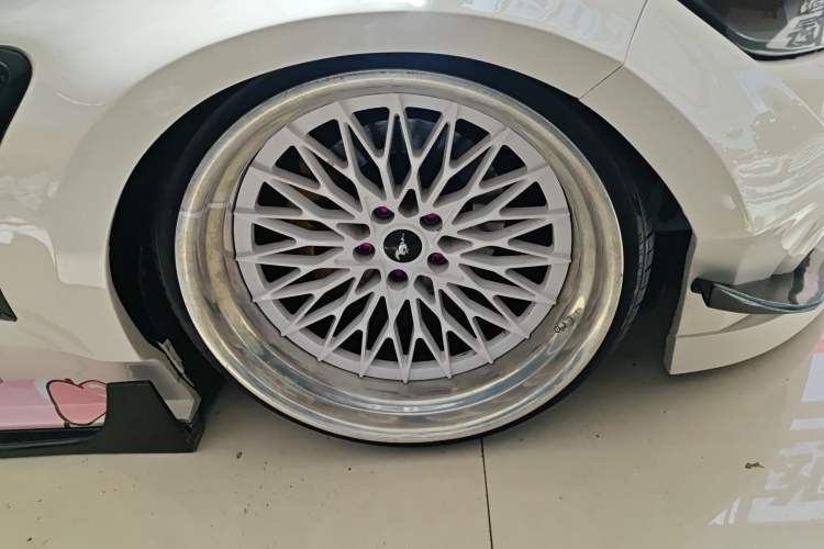 Used Ford Mustang 2015 2.3T Performance Edition Right Front Wheel Hub