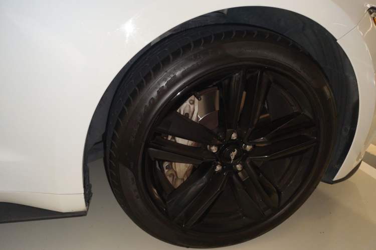 Used Ford Mustang 2015 2.3T 50th Anniversary Edition Right Front Wheel Hub