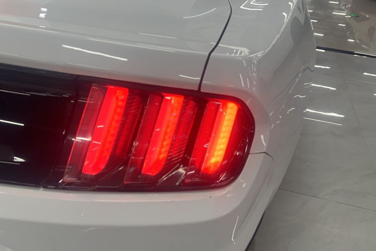 Used Ford Mustang 2015 2.3T 50th Anniversary Edition Right Rear Taillight