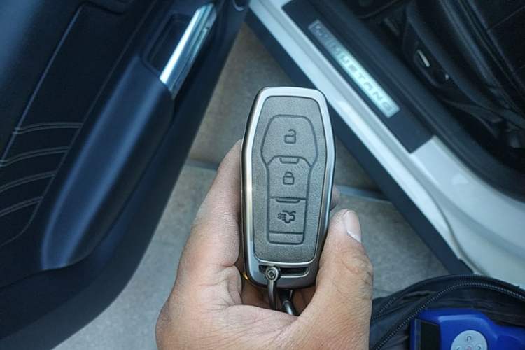 Used Ford Mustang 2015 2.3T 50th Anniversary Edition Vehicle Key