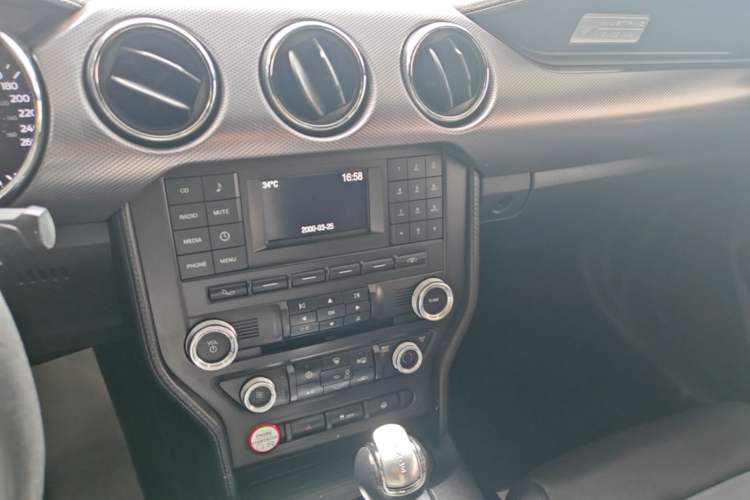 Used Ford Mustang  Audio And AC Panel