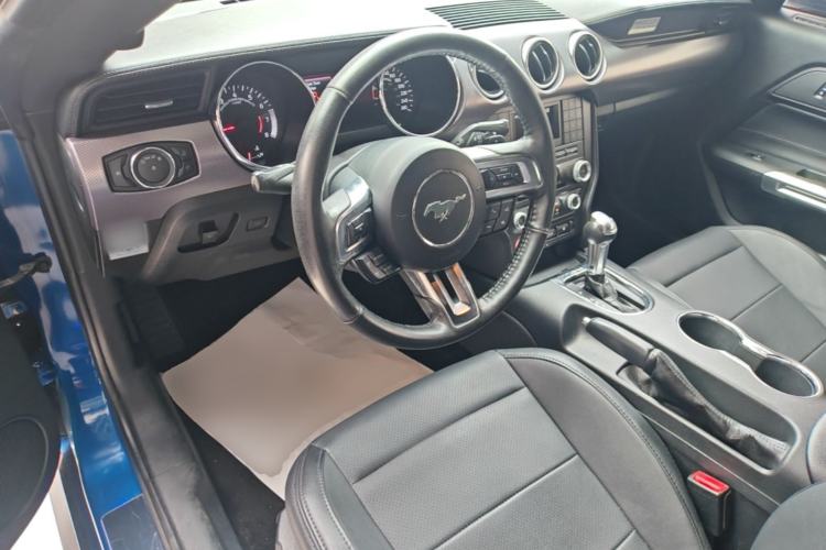 Used Ford Mustang  Center Console