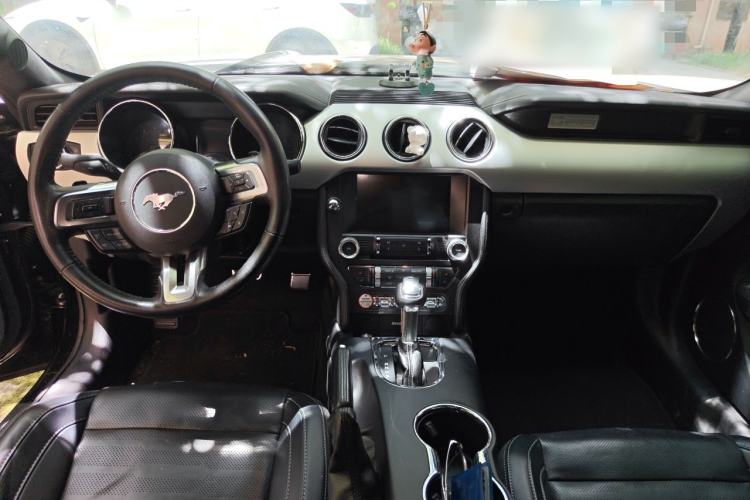 Used Ford Mustang  Center Console