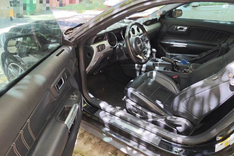 Used Ford Mustang  Driver Seat