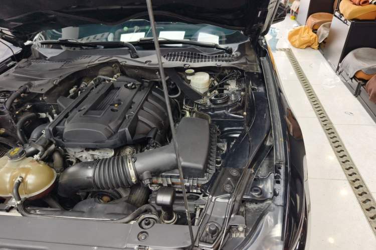 Used Ford Mustang 2016 2.3T Performance Edition Engine Bay Left