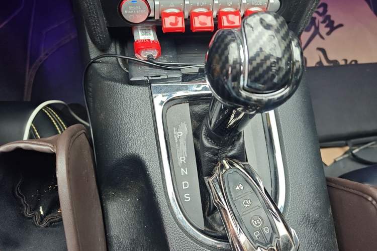 Used Ford Mustang 2016 2.3T Automatic Hardtop P-Version U.S. Specification Gear Lever
