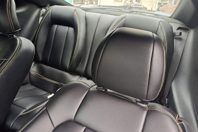 Used Ford Mustang 2016 2.3T Automatic Hardtop P-Version U.S. Specification Left Rear Seat