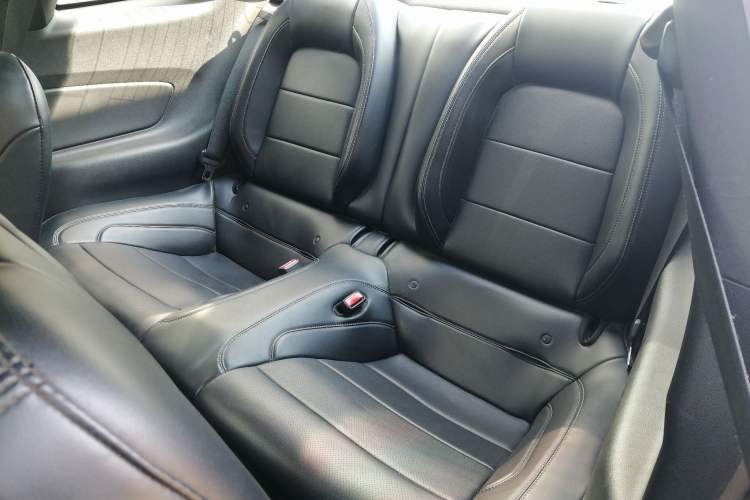 Used Ford Mustang 2016 2.3T Automatic Hardtop P-Version U.S. Specification Left Rear Seat