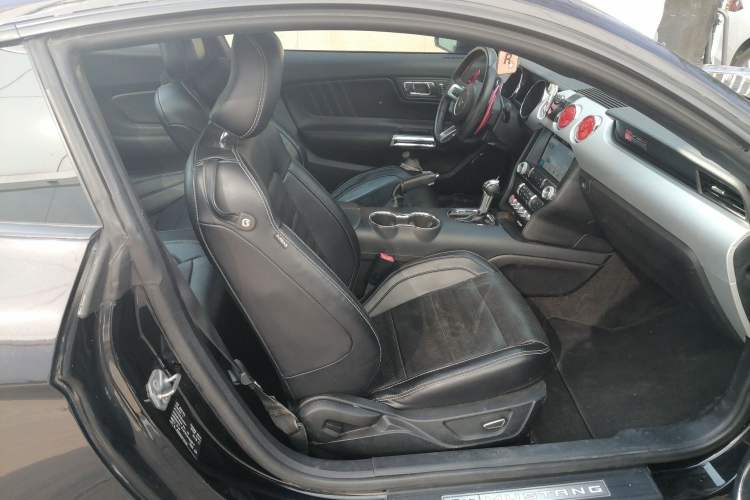 Used Ford Mustang 2016 2.3T Automatic Hardtop P-Version U.S. Specification Right Front Seat