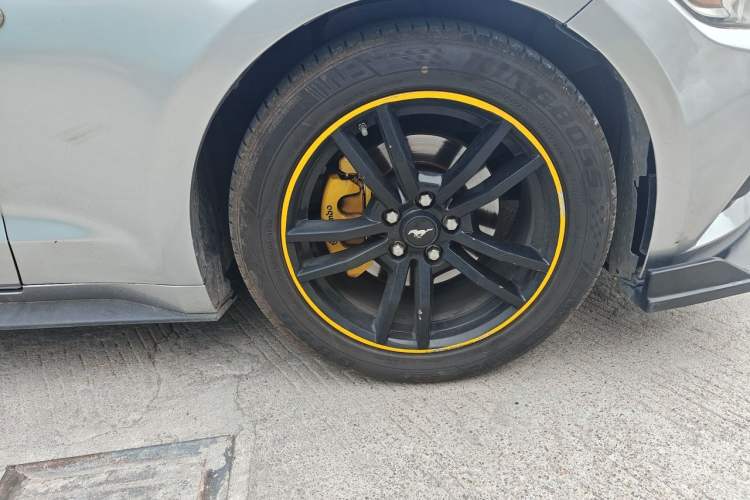 Used Ford Mustang 2016 2.3T Automatic Hardtop P-Version U.S. Specification Right Front Wheel Hub