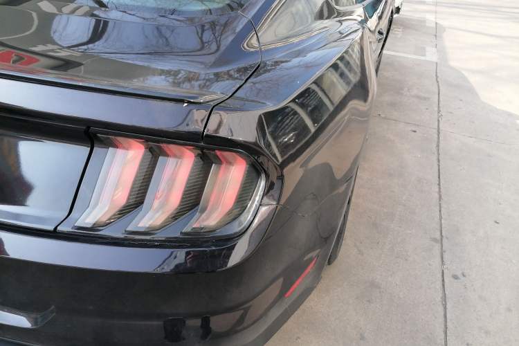 Used Ford Mustang 2016 2.3T Automatic Hardtop P-Version U.S. Specification Right Rear Taillight