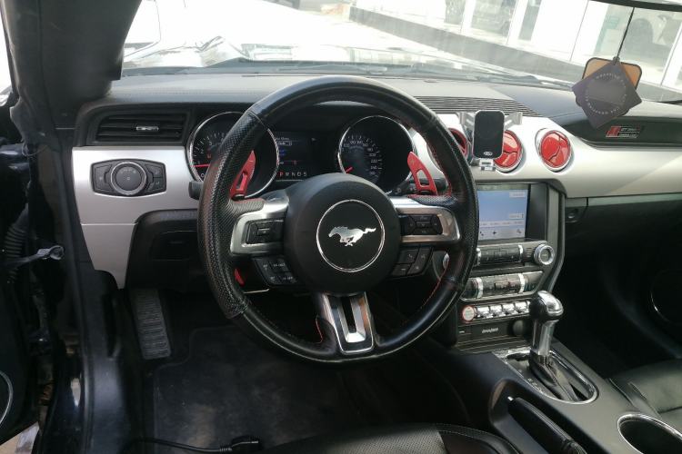 Used Ford Mustang 2016 2.3T Automatic Hardtop P-Version U.S. Specification Steering Wheel
