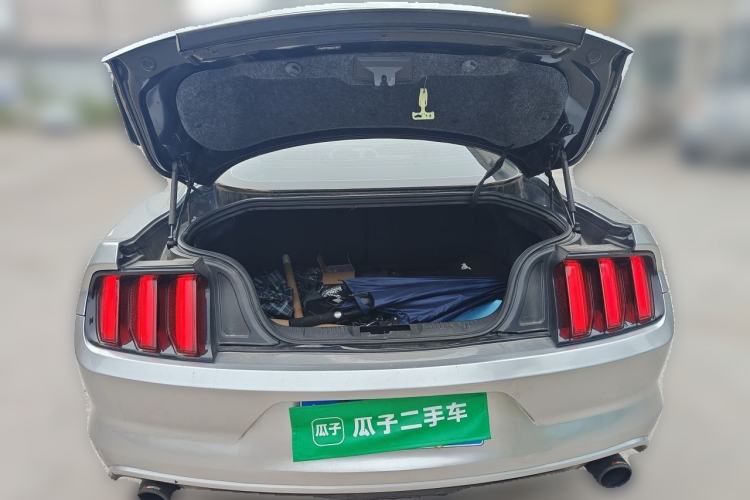 Used Ford Mustang 2016 2.3T Automatic Hardtop P-Version U.S. Specification Trunk