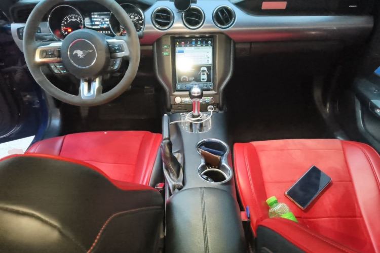 Used Ford Mustang  Center Console