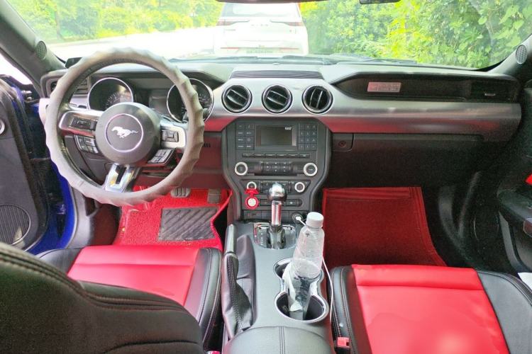 Used Ford Mustang  Center Console