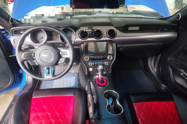 Used Ford Mustang  Center Console