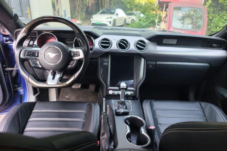Used Ford Mustang  Center Console