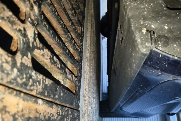 Used Ford Mustang  Chassis Front Left