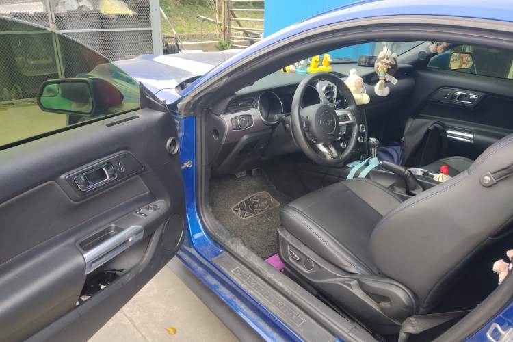 Used Ford Mustang  Driver Seat