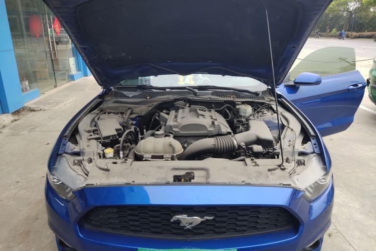 Used Ford Mustang  Engine Bay