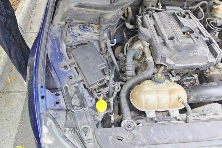 Used Ford Mustang  Engine Bay Right